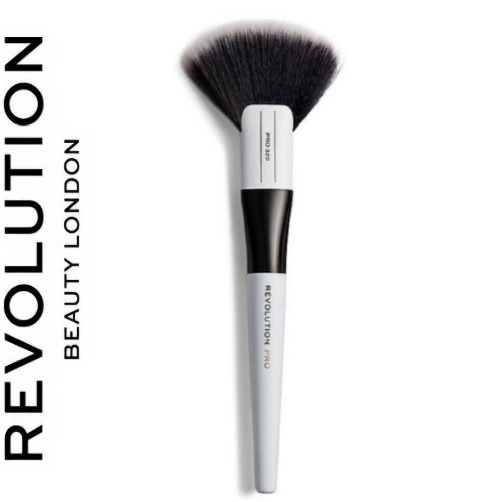 Revolution Beauty Pro 320 Large Fan Brush